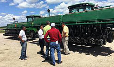 押球官网代表团考察北美市场