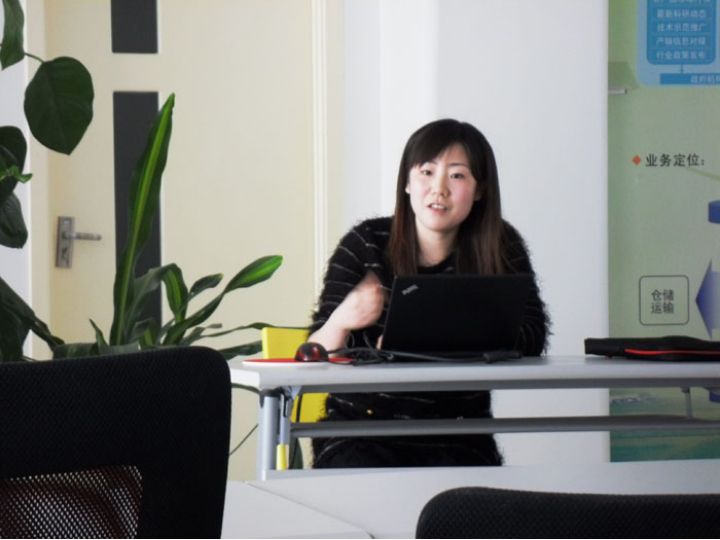 公司举办水稻知识押球官网讲座（三）及商务礼仪、基本保险培训